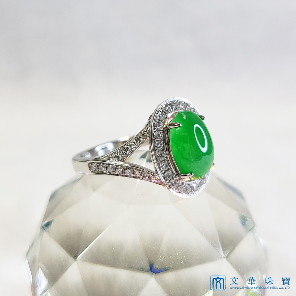 陽綠翡翠蛋面鑽戒 國際圍10號(已售出)