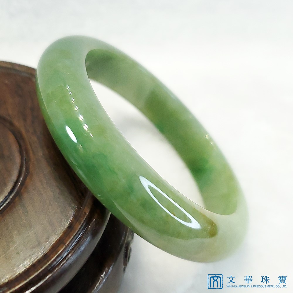 翡翠草綠帶翠玉鐲 17.8圍 平安鐲