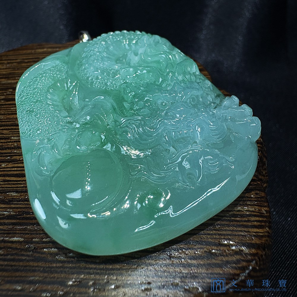 翡翠蘋彩騰龍龍牌