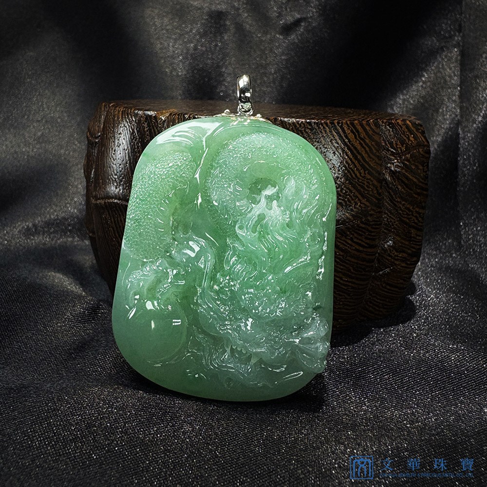 翡翠蘋彩騰龍龍牌