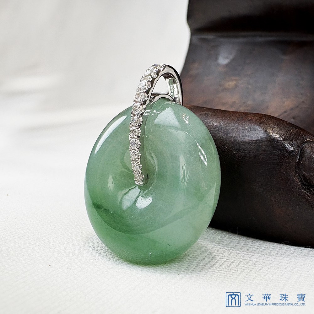 漸層翠綠平安扣翡翠鑽墜(已售出)