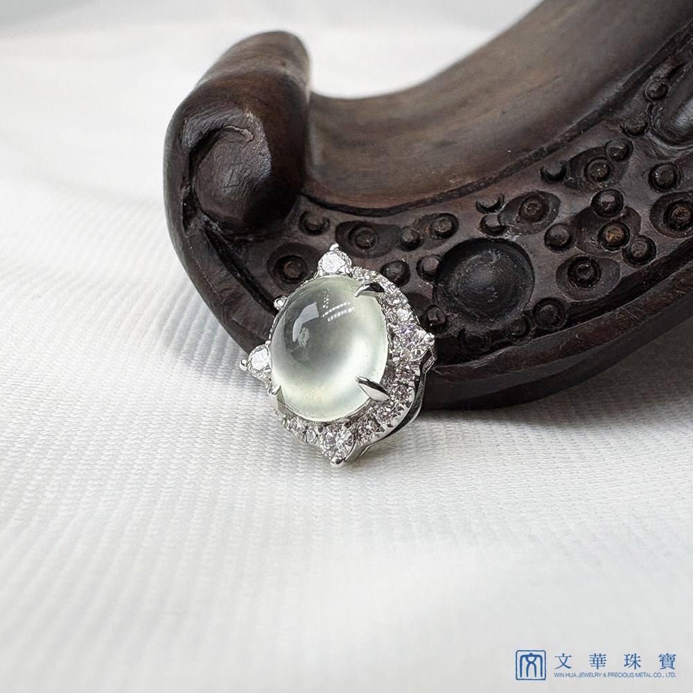 翡翠玻璃種蛋面星芒鑽墜