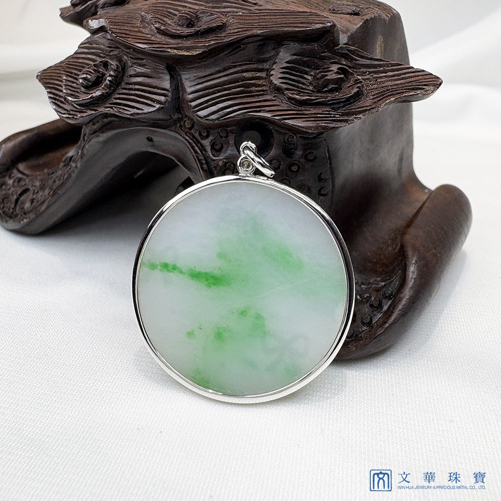 白底青圓形無事牌玉墜