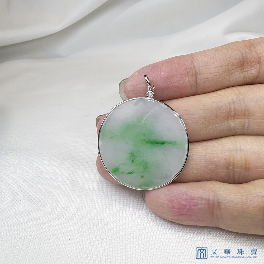 白底青圓形無事牌玉墜